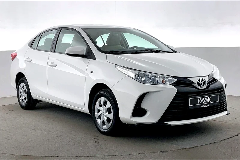 2022 Toyota Yaris SE / E  • Big Price Drop • 42937963699051387906110