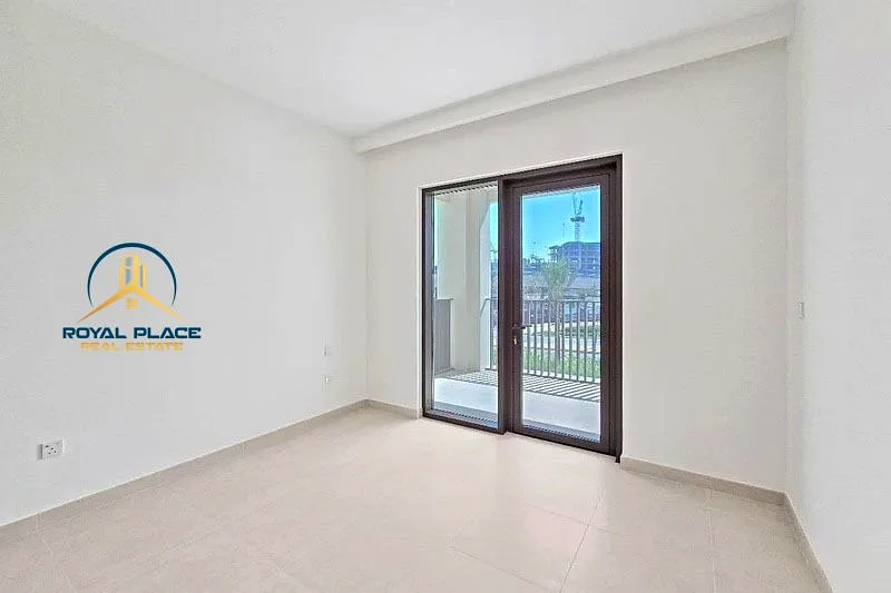Prime Location | Spacious | Bright | Vacant63760919095553111
