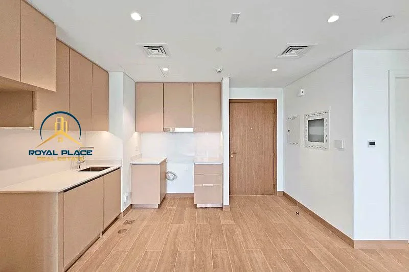 Prime Location | Spacious | Bright | Vacant63760919095553110