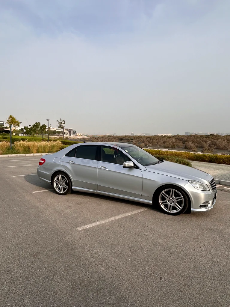 2013 Mercedes E300 | GCC specs63488410704129113