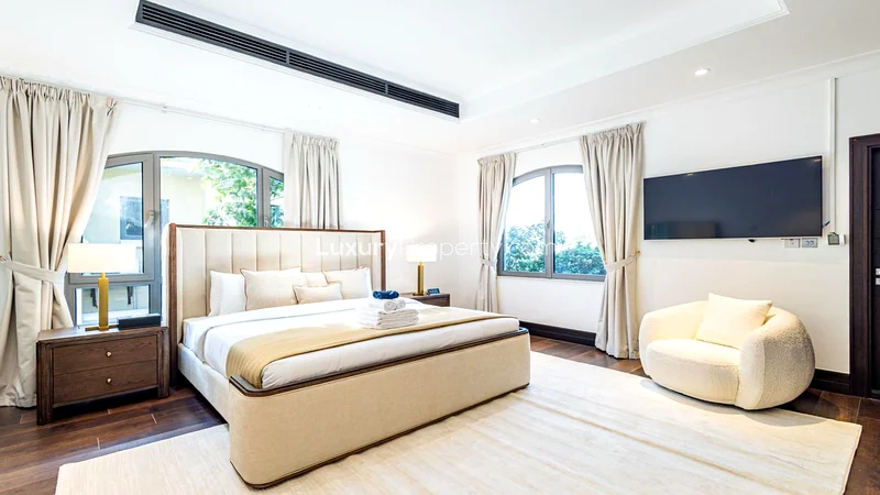 Fully Renovated | Central Rotunda-style63654982587521114