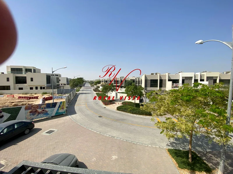 الرقي الواسع في انتظارك: تاون هاوس مذهل بثلاث غرف نوم بالإضافة إلى غرفة خادمة في زينيا63654981749763113