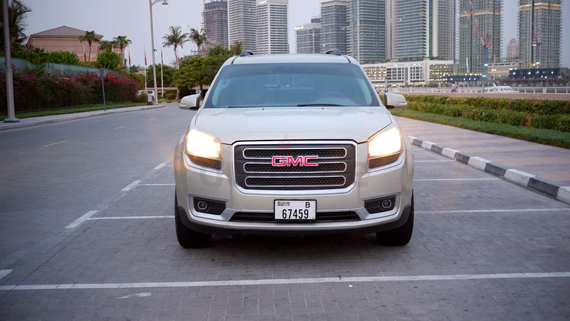 GMC Acadia 2015 SLT GCC 145k km 8-seater SUV63479545632515112