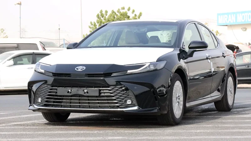 Toyota Camry LE 2.5L HEV63484601149697111