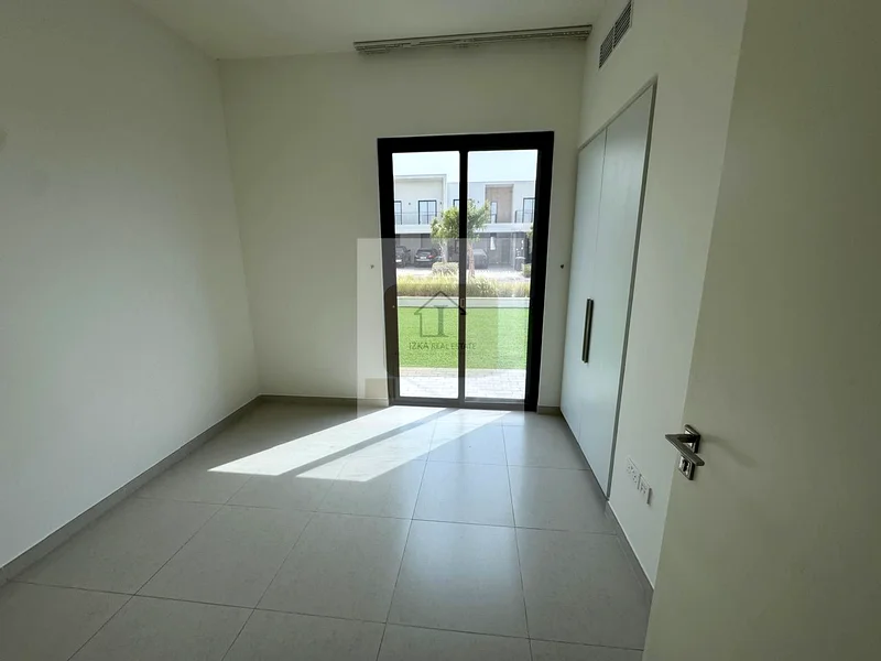 قطعة أرض كبيرة / مُصانة جيدًا / جاهزة للانتقال63805480254210111