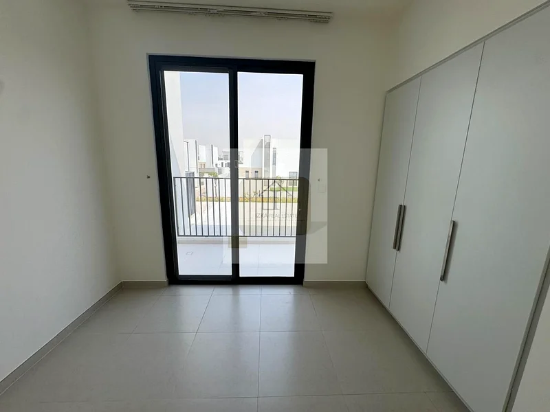 قطعة أرض كبيرة / مُصانة جيدًا / جاهزة للانتقال63805480254210114