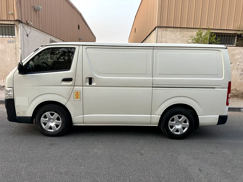 Toyota Hiace 2021 Van GCC accident-free63484442750339111