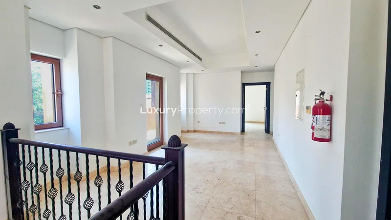 منزل بأسلوب دبي بثلاث غرف نوم | حديقة وشرفة63762023371521112