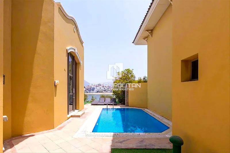 Skyline View| Central Rotunda| Partially Upgraded63753253426305111