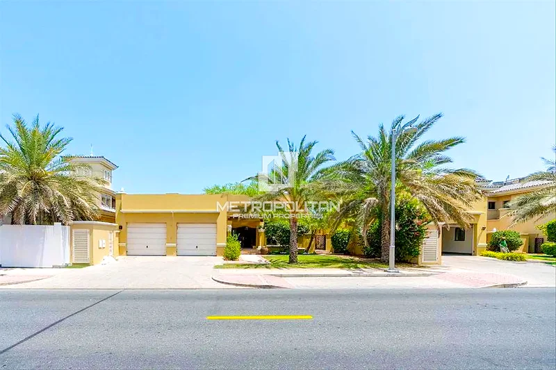 Skyline View| Central Rotunda| Partially Upgraded63753253426305113