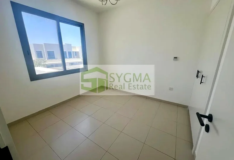 صف مفرد | واسع | موقع متميز63736528644610111