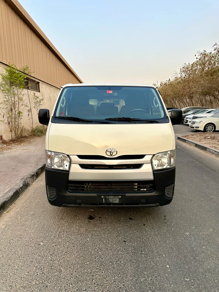 Toyota Hiace 2021 Van GCC accident-free63484442750339113