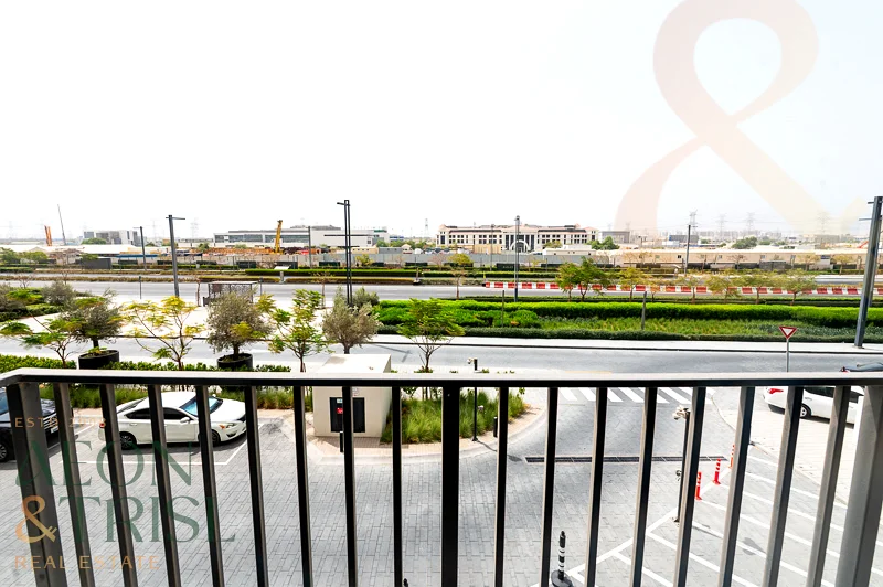 Boulevard View | Next To Corner | Block A64044326359553110