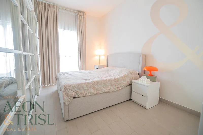 Boulevard View | Next To Corner | Block A64044326359553111