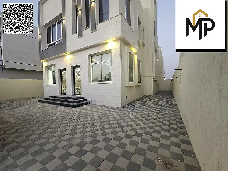 تشمل رسوم التسجيل، واجهة حجرية مع سقف وزجاج عازل للحرارة، تصميم حديث، ملكية تامة، قريبة من جميع الخدمات، بدون رسوم خدمة، للملاك63897759930755111