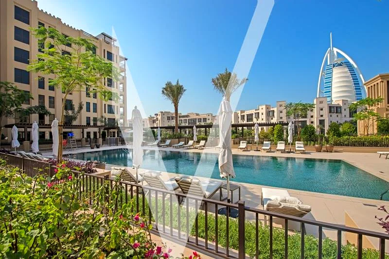 Luxurious | Fully Furnished | Vacant in October63730521772675110