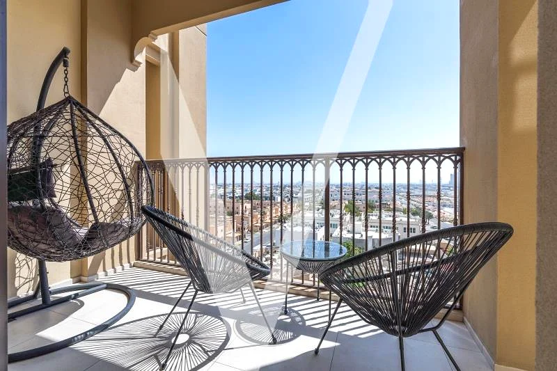 Luxurious | Fully Furnished | Vacant in October63730521772675112