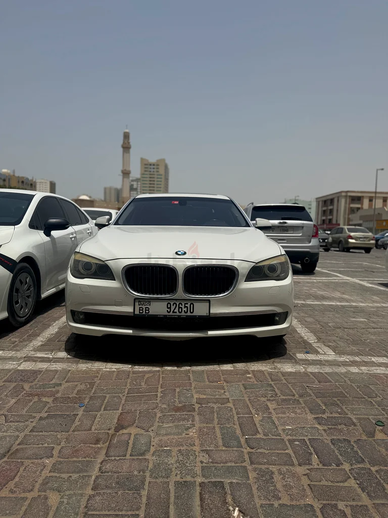 بي إم دبليو 750 لي، عاجل63484910928002111