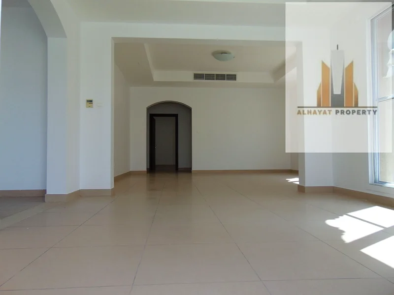 فيلا أنيقة مكونة من 4 غرف نوم | غرفة دراسة + غرفة خادمة | قطعة حديقة واسعة63747172874883114