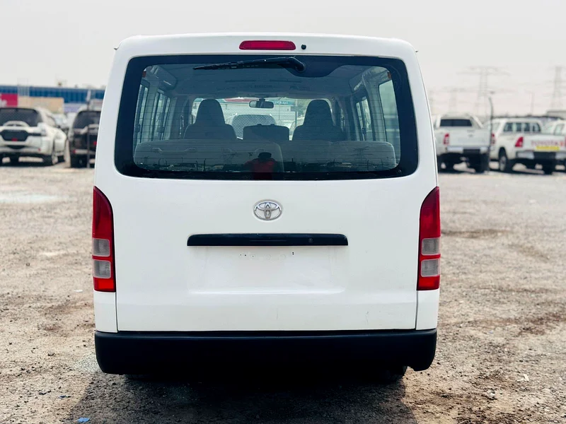 Toyota HiAce // Gcc space // Model 2006 // Good conditions63484347813761111