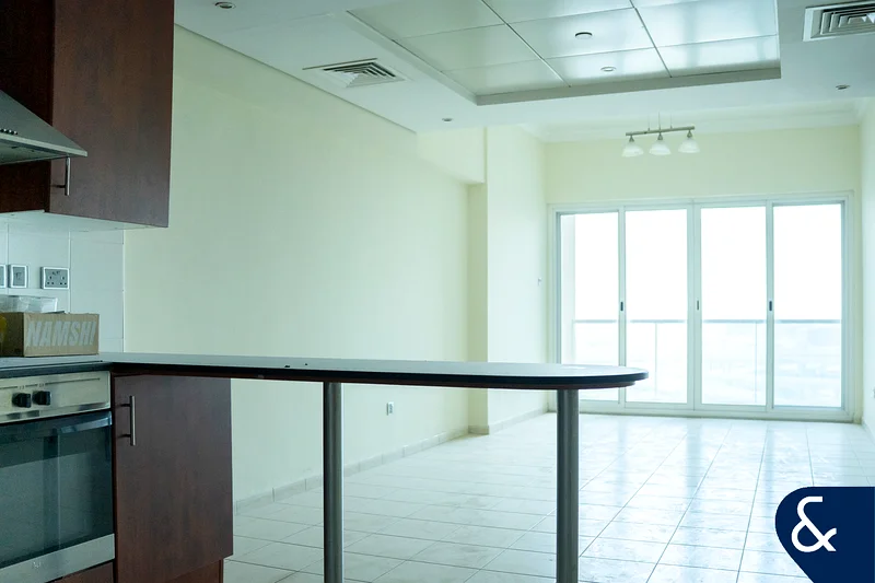 إطلالات على البحيرة والمارينا | غرفة نوم واحدة | شاغرة63987419575299111