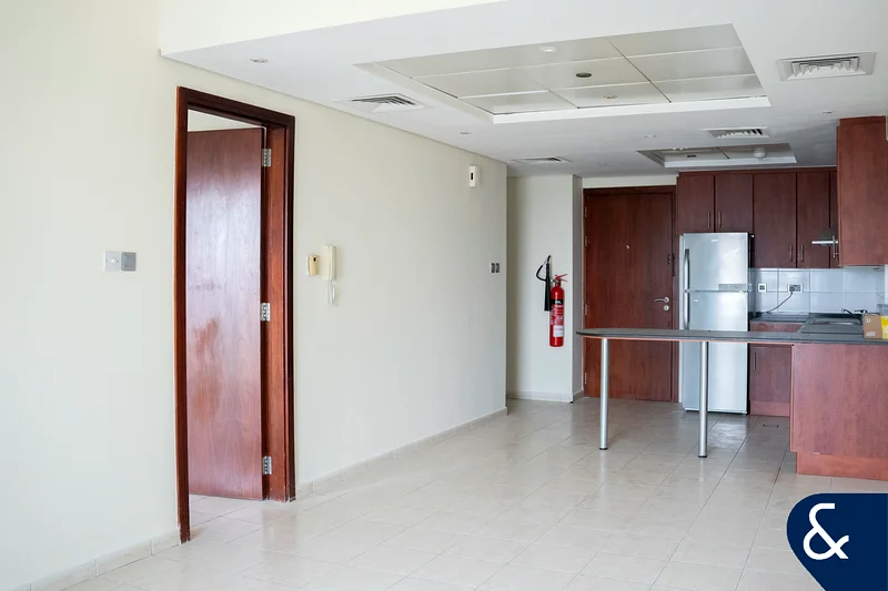 إطلالات على البحيرة والمارينا | غرفة نوم واحدة | شاغرة63987419575299113