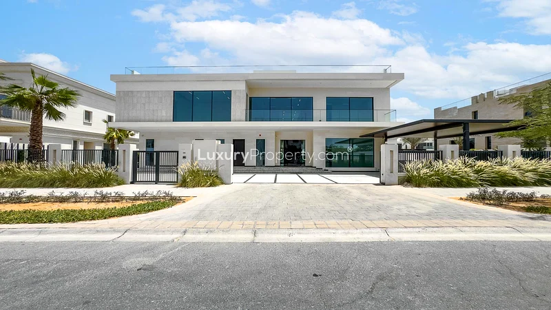 6 Bedrooms | Large Plot | Skyline Views64042474916610110