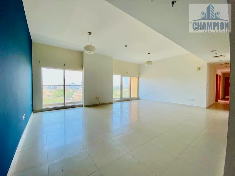 شقة واسعة مكونة من 3 غرف نوم وغرفة خادمة للإيجار | دبي سيليكون أويسس63747260110210111