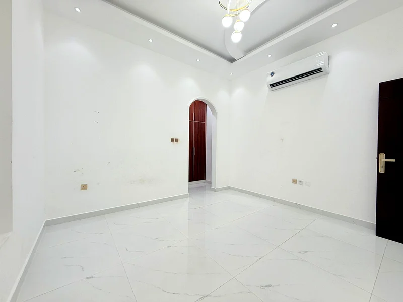 Villa for rent in Ajman, Al  yasmeen   The villa consists of 5 master bedrooms, majlis room, hall,63716301971713113