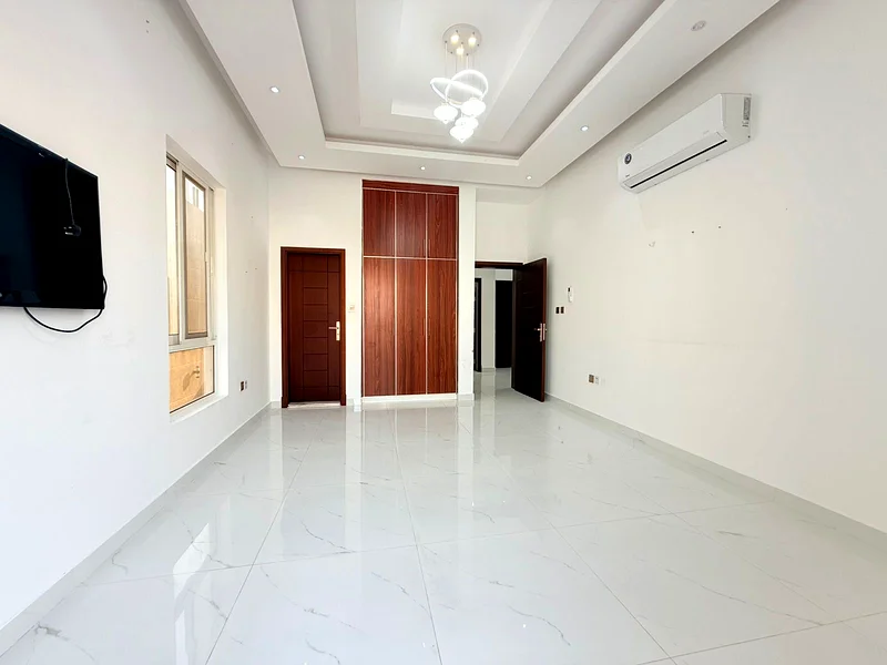Villa for rent in Ajman, Al  yasmeen   The villa consists of 5 master bedrooms, majlis room, hall,63716301971713111