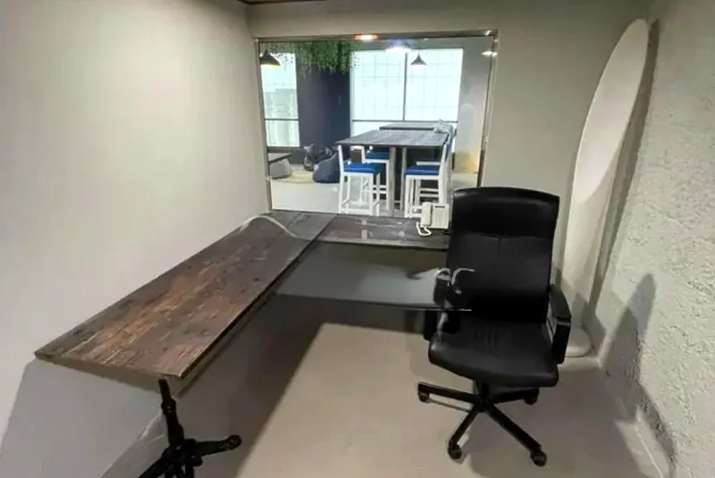 UNFURNISHED OFFICE FOR RENT IN ONTARIO TOWER63618504639875112