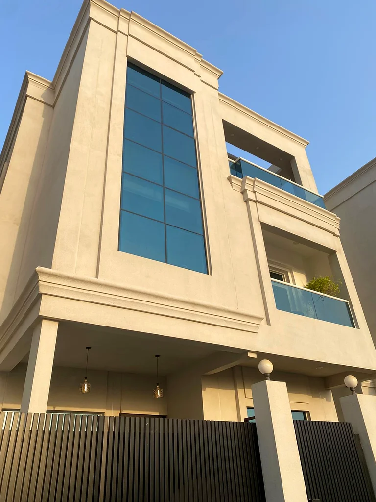 فيلا للبيع في عجمان العيا بمساحات واسعة وركن سيارات مريح63871901531139110