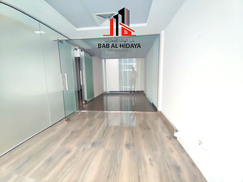 Fully Fitted Office !! Easy Access To Public Transport !! Book Now !!63616025012353113