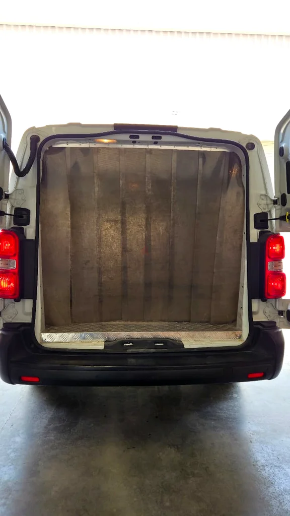 Peugeot Expert 2023 – Warranty + Service Contract Chiller Van | GCC Specs | Excellent Condition63613735088385114