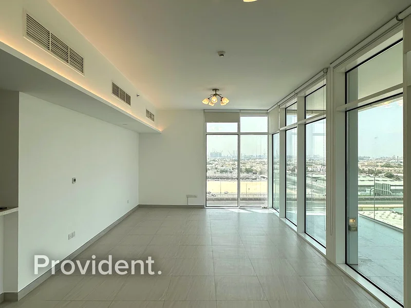 قريب من المترو | منظر الحديقة | منظر إطارات دبي63768649750275111