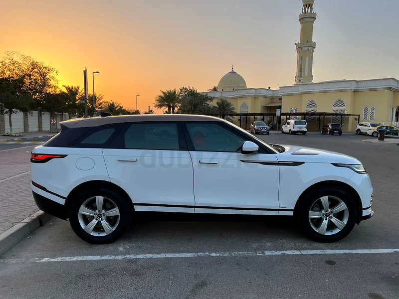 Royal White Land Rover Velar with Gold Rove | Pristine condition | 2019 | GCC63482623949315112