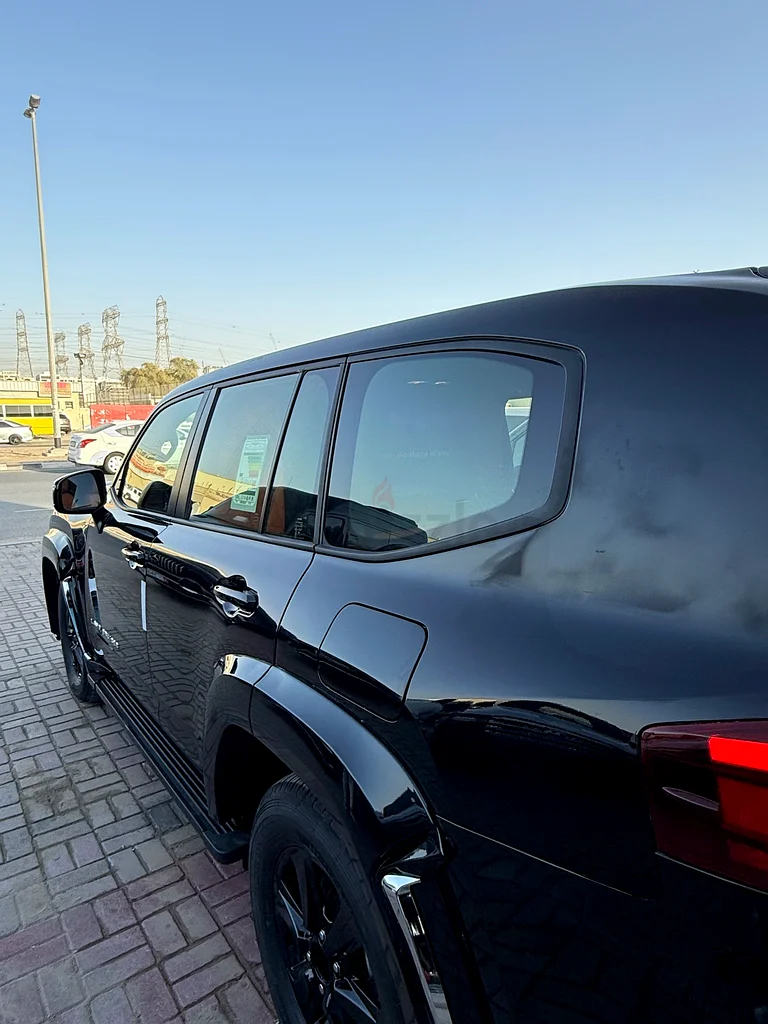 Toyota Land Cruiser converted to VIP63484570366593113