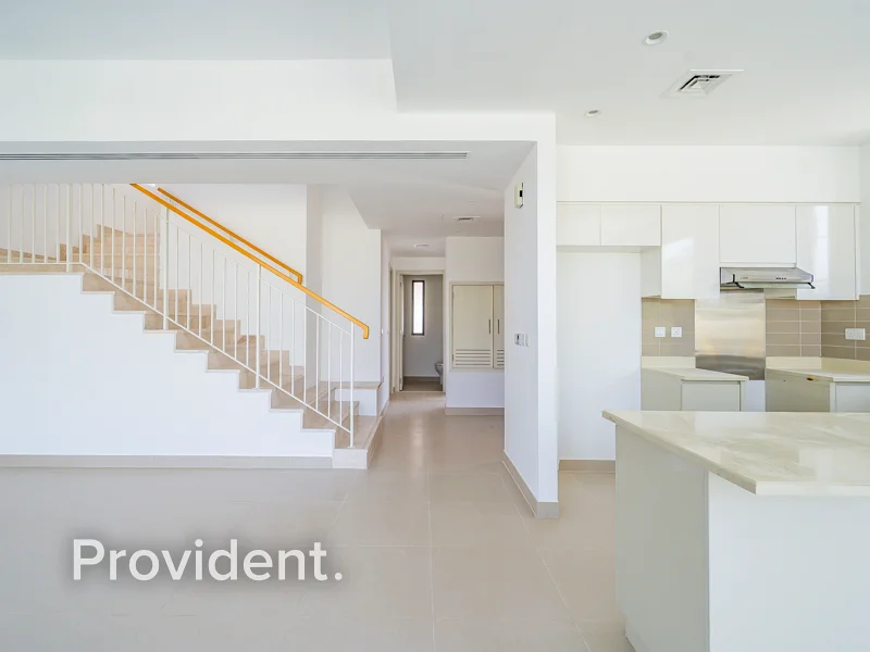 Vacant | Single Row | Corner Green Belt63754830968066113