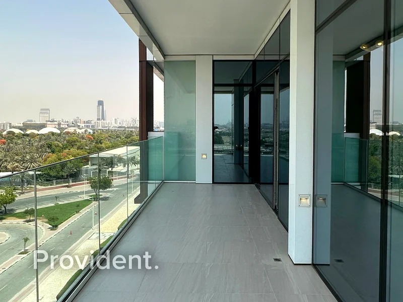 قريب من المترو | منظر الحديقة | منظر إطارات دبي63768649750275113