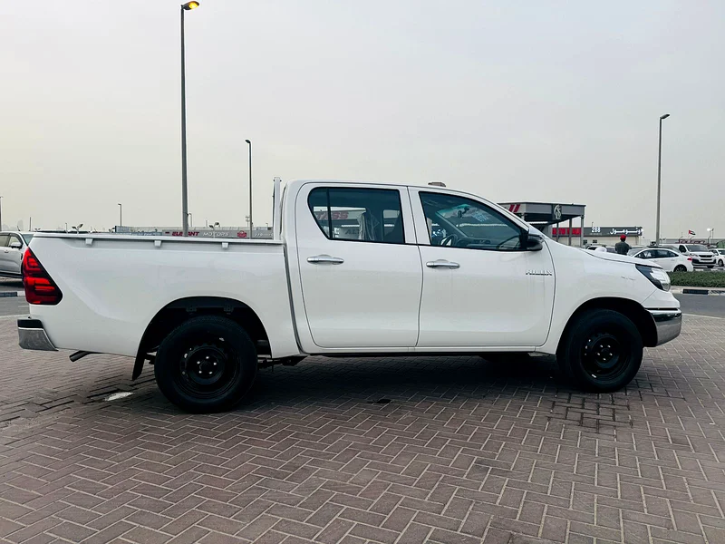 Toyota Hilux  2.0L –  Double Cabin –  4×263488078864513112