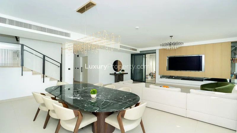 Furnished | Upgraded | Vacant | Rooftop Terrace63804773650562112