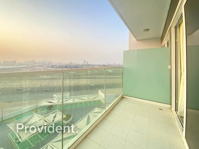 Spacious Layout | Balcony | High Floor63494772142467112