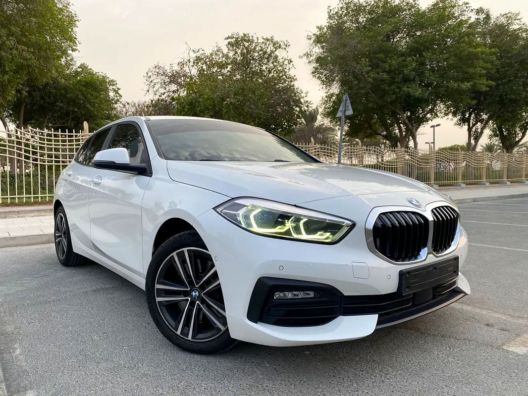 BMW 1-Series 2022 — photo 1 of 17