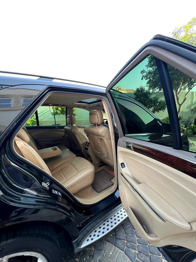 Mercedes-Benz ML 500 2009  | Low KM | Lady Driven |63488176683393111