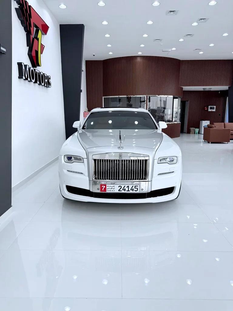 Rolls Royce Ghost in excellent condition, white color, beige interior, sunroof, rear camera63490305114625111