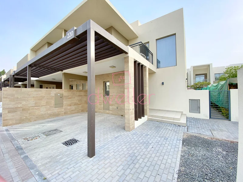 Luxury 4-Bed Villa + Maids with Private Pool in Arabian Ranches 263828111357442114