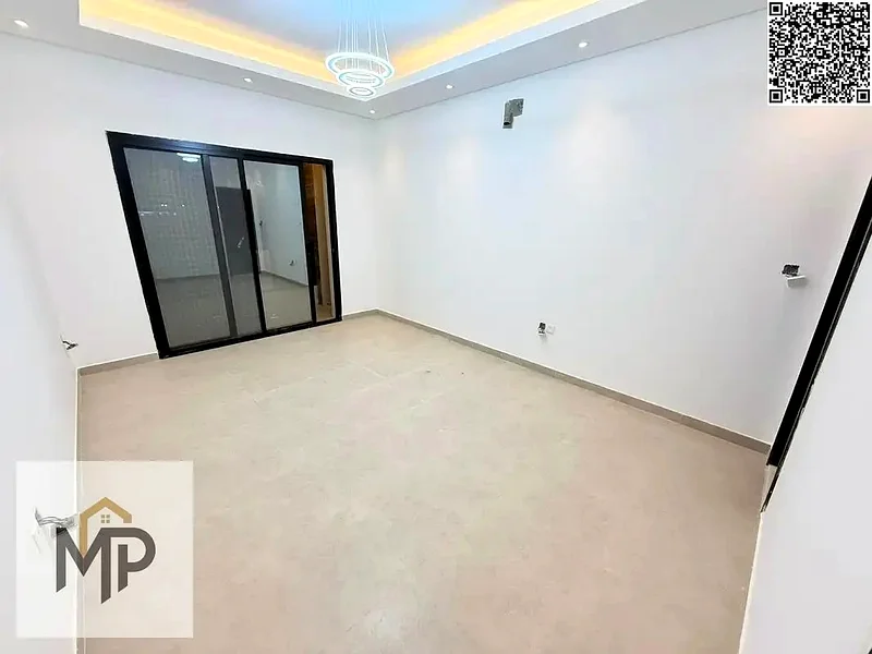 فرصة ذهبية لامتلاك فيلا في الهيليو 2 - عجمان | طابقين + سطح | 5 غرف | بسعر 1,250,000 درهم شاملة التسجيل63897759913857114