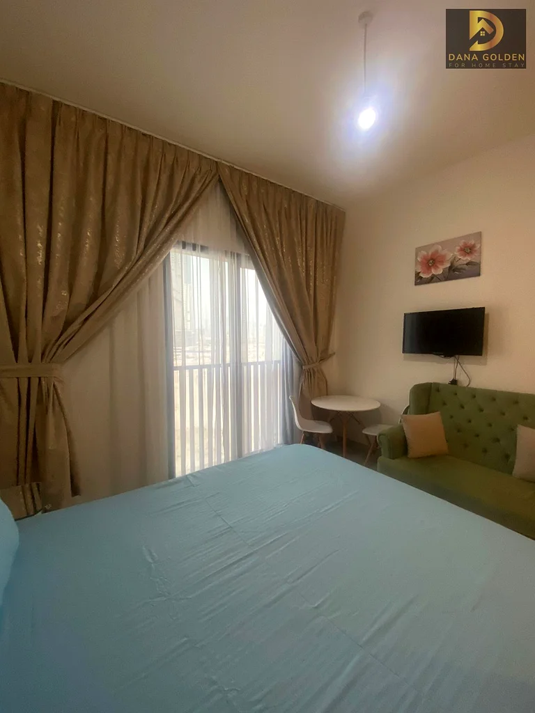 4000 studios with swimming pool, gym, parking and internet63488180570499111