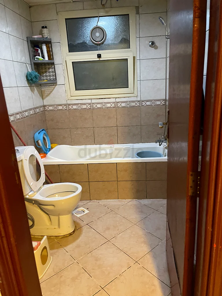 غرفة كبيرة للإيجار للأزواج أو الأفراد من التنفيذيين63485821995267112