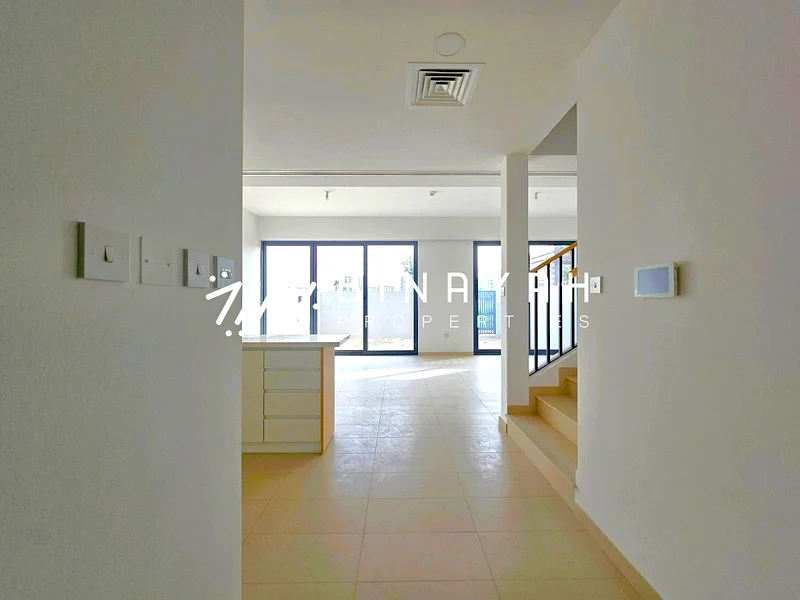 Single Row  |  Ready  |  Near to Pool and Park63735398047490111
